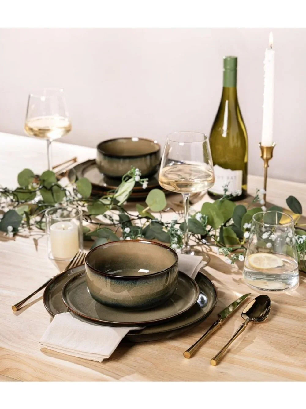 Stylish 12-Piece Ceramic Dinnerware Set for 4 - Plates & Bowls, Modern Design